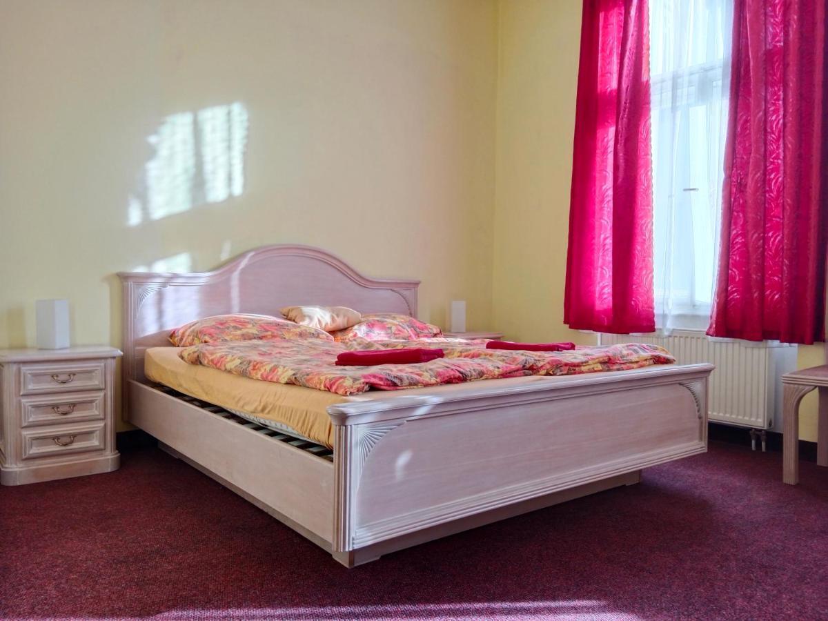 Hotel St. Maur Bečov nad Teplou Exterior foto